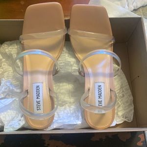 New steve madden heeled  sandals